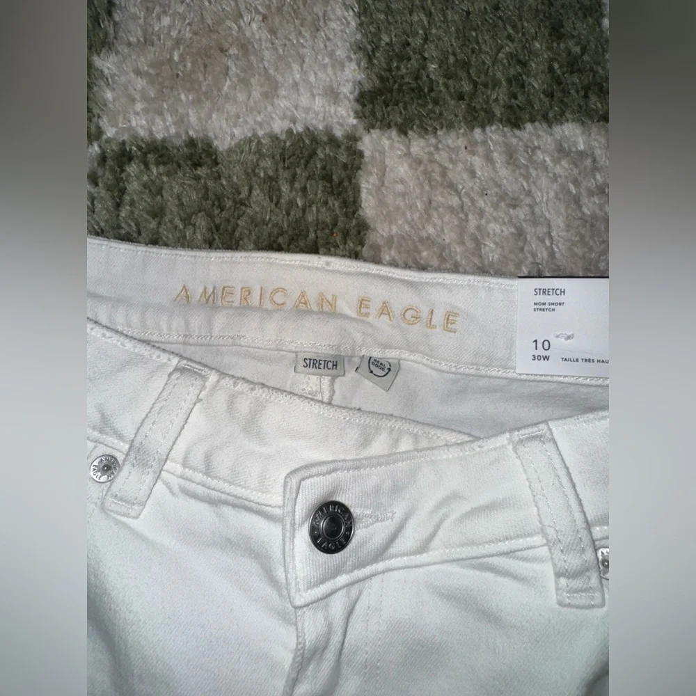 American Eagle Outfitters White Cuffed Denim Shorts - Picture 4 of 7